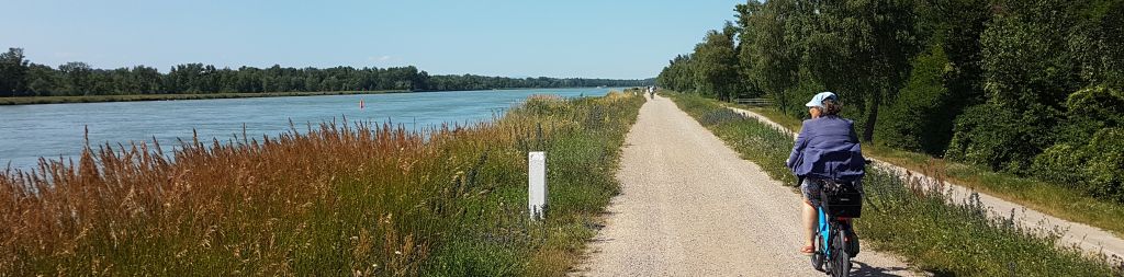 Fahrrad am Fluss